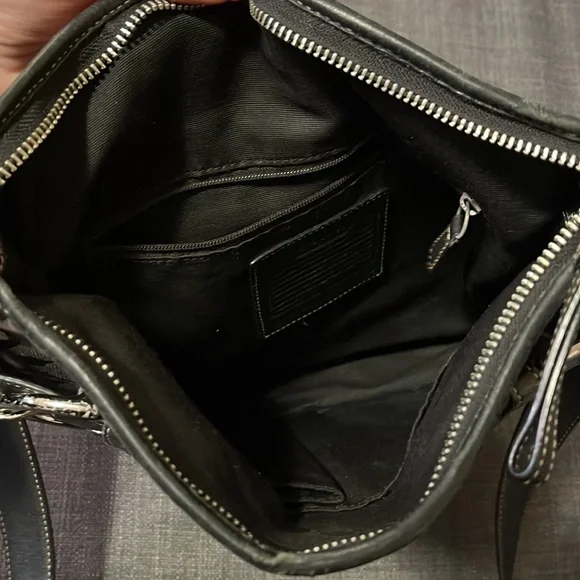 Black coach bag silver hardware - Picture 5 of 6
